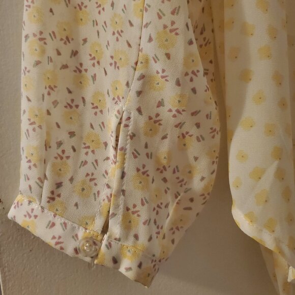 Flowy summer blouse - Picture 7 of 7